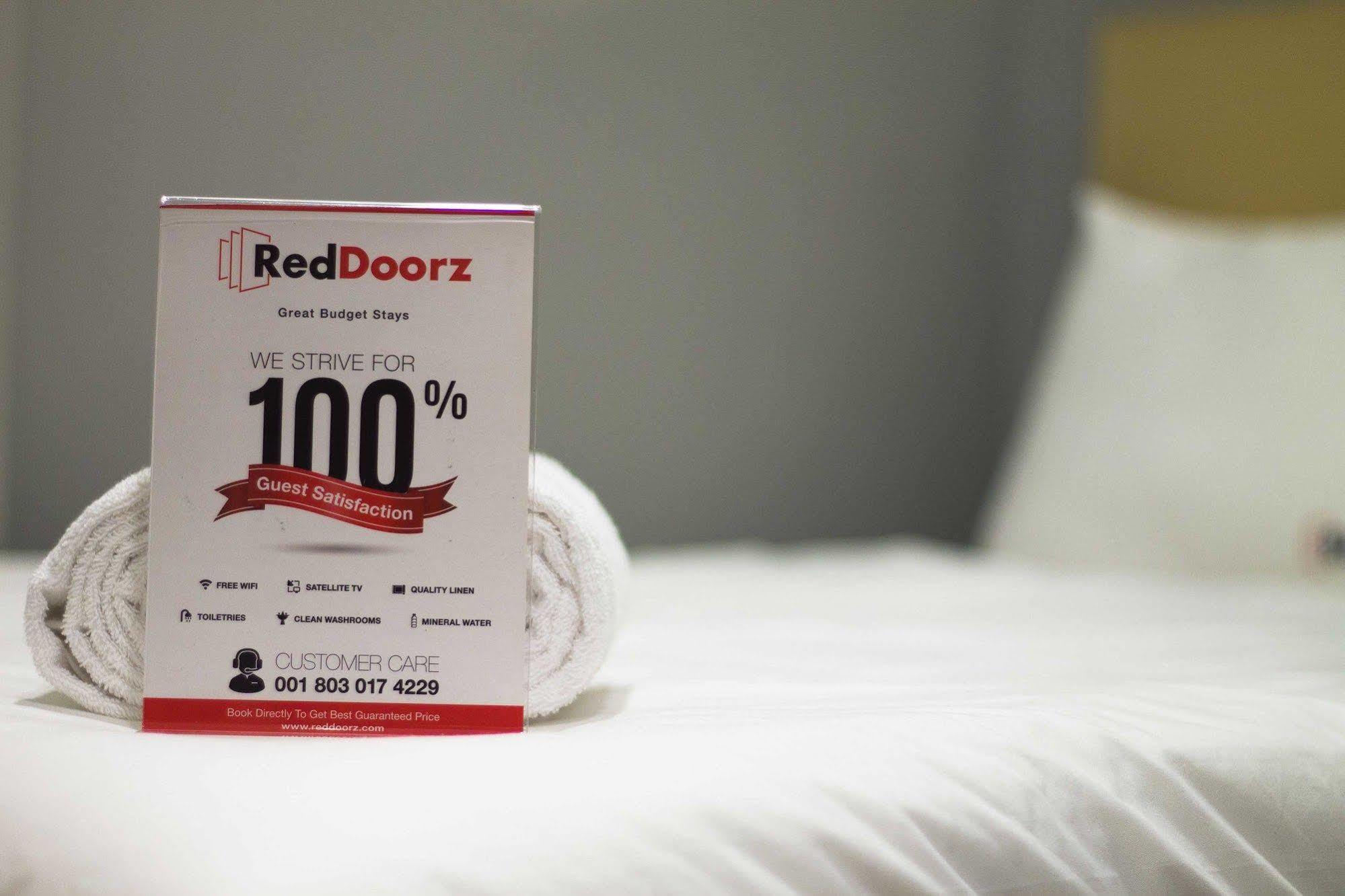 Hotel Reddoorz @ Pulomas Yakarta Exterior foto