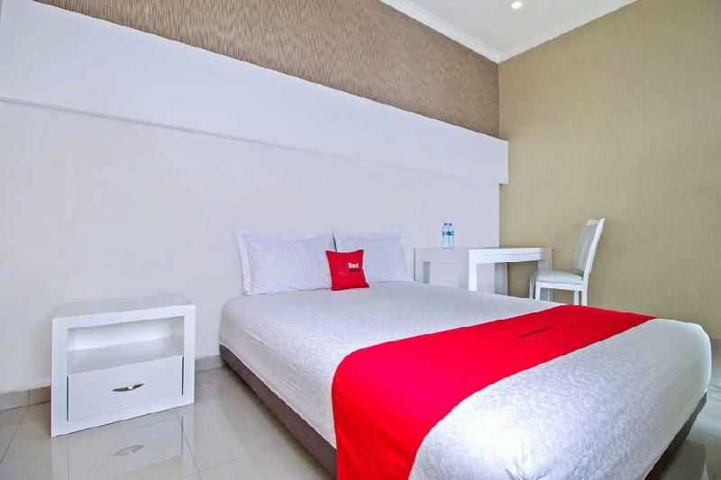 Hotel Reddoorz @ Pulomas Yakarta Exterior foto