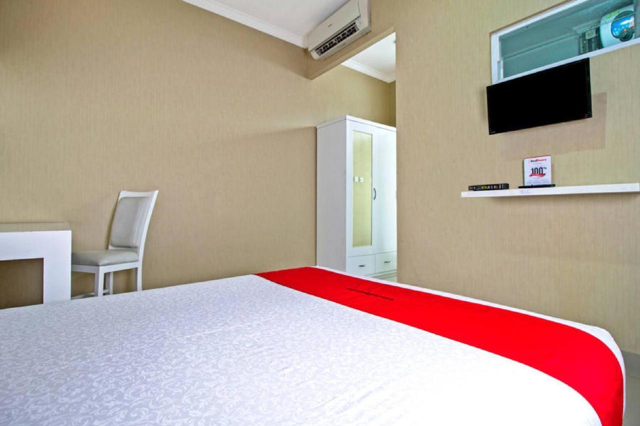 Hotel Reddoorz @ Pulomas Yakarta Exterior foto